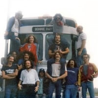 The entire Bonnie Raitt Band 1975 - Tony Perrone Freebo Will McFarlane Dennis Whitted Joel Silverman Bonnie Raitt #thebus