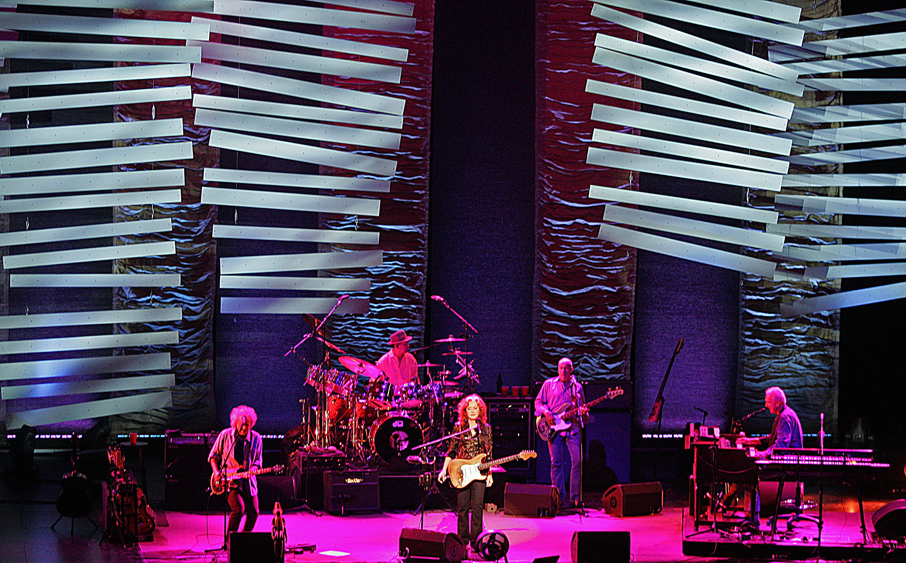 Bonnie Raitt performs at the Verizon Theater in Grand Prairie on Saturday night, September 29, 2012. © Stewart F. House /Special Contributor