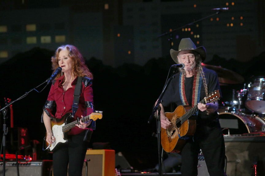 Bonnie Raitt and Willie Nelson performing Stephen Bruton’s 'Getting Over You' © Gary Miller