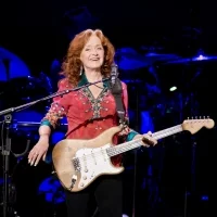 Bonnie Raitt performing at Verizon Arena - Little Rock, Arkansas 2-15-2019  © Brian Chilson